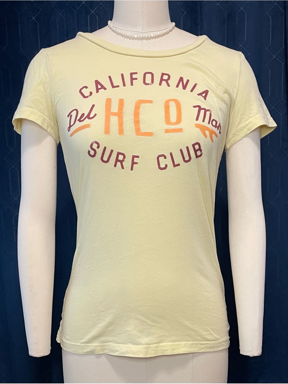 💛Hollister Co. Y2K California Surf Club Del Mar Graphic Tee - Pale Yellow